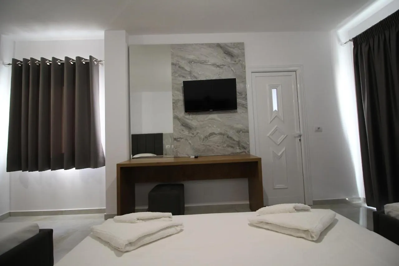 Hotel Four Islands Ksamil 3*,