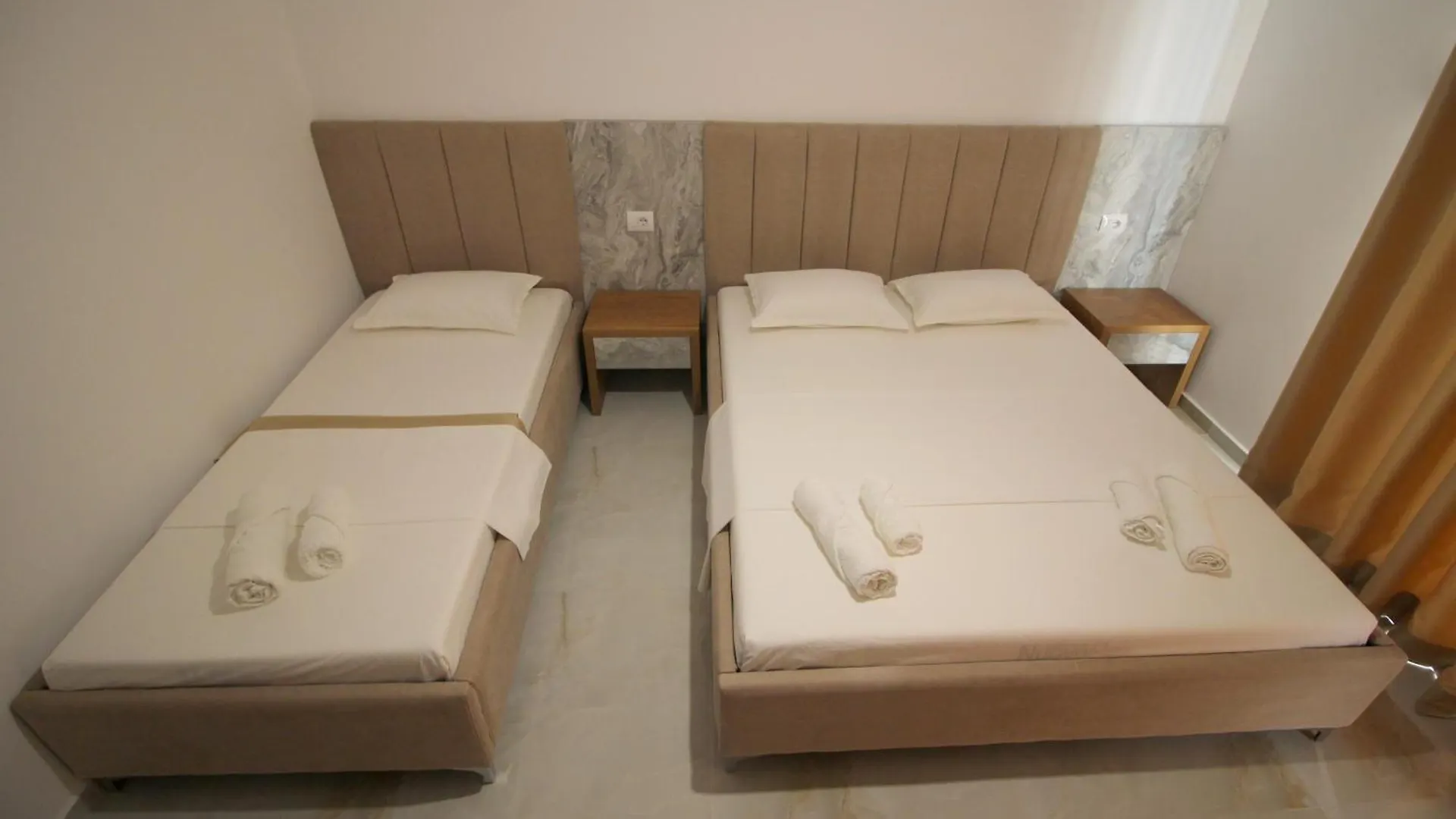 Hotel Four Islands Ksamil 3*,