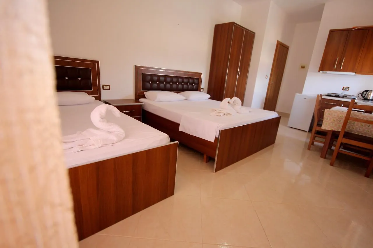 Hotel Four Islands Ksamil 3*,